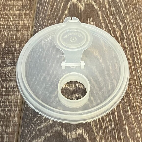 Tupperware Juice Container with Lid - Picture 9 of 12